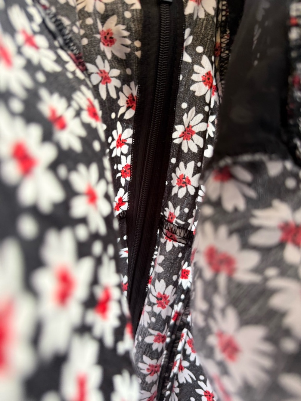 Zara Daisy Mini Dress Black White Red Phoebe Floral Print Puff Sleeve Size Small - Picture 9 of 12